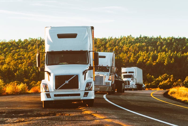 KMP Trucks Services - Expert نقل اثاث في ابوظبي & Dubai Relocation